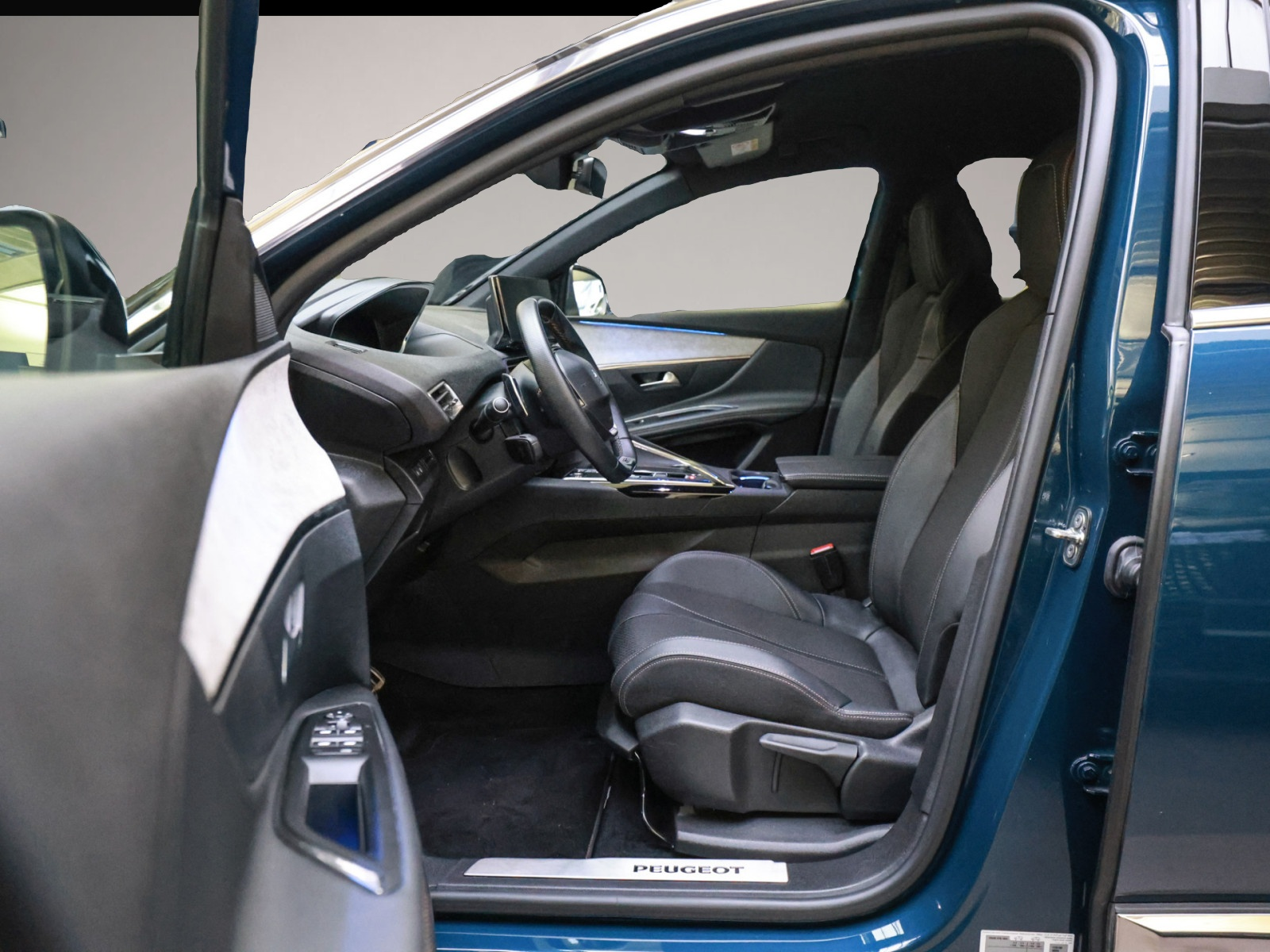 Peugeot 3008 (02/2024, Benzin)