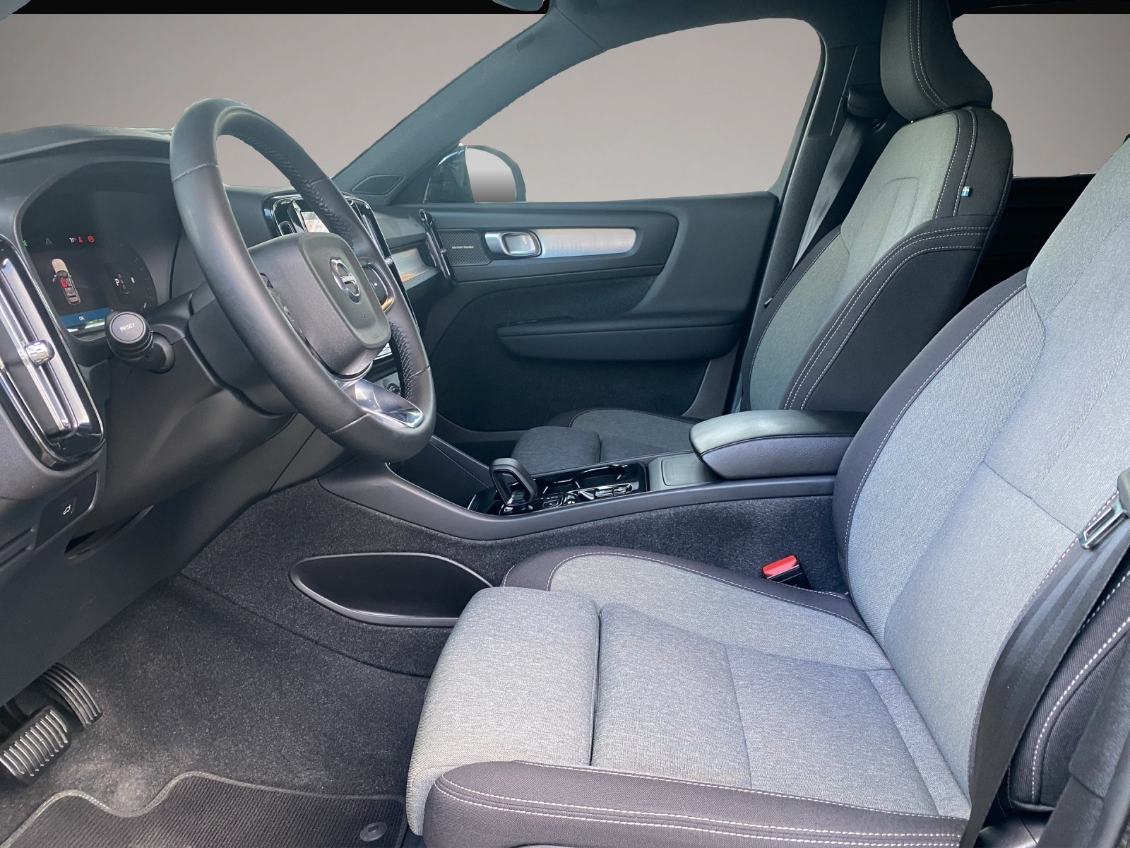 Volvo XC40 (04/2023, Benzin)