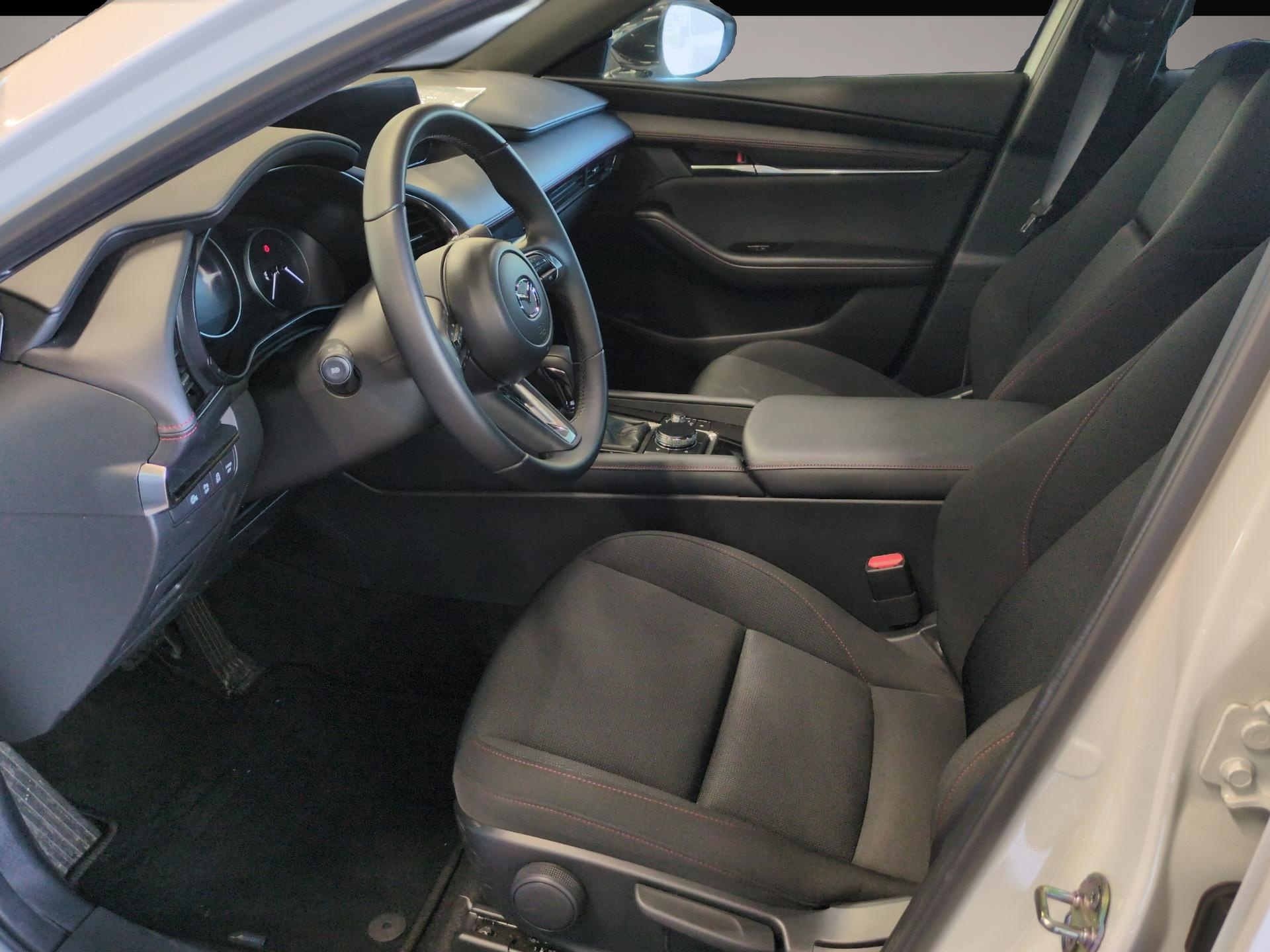Mazda 3 (12/2025, Benzin)