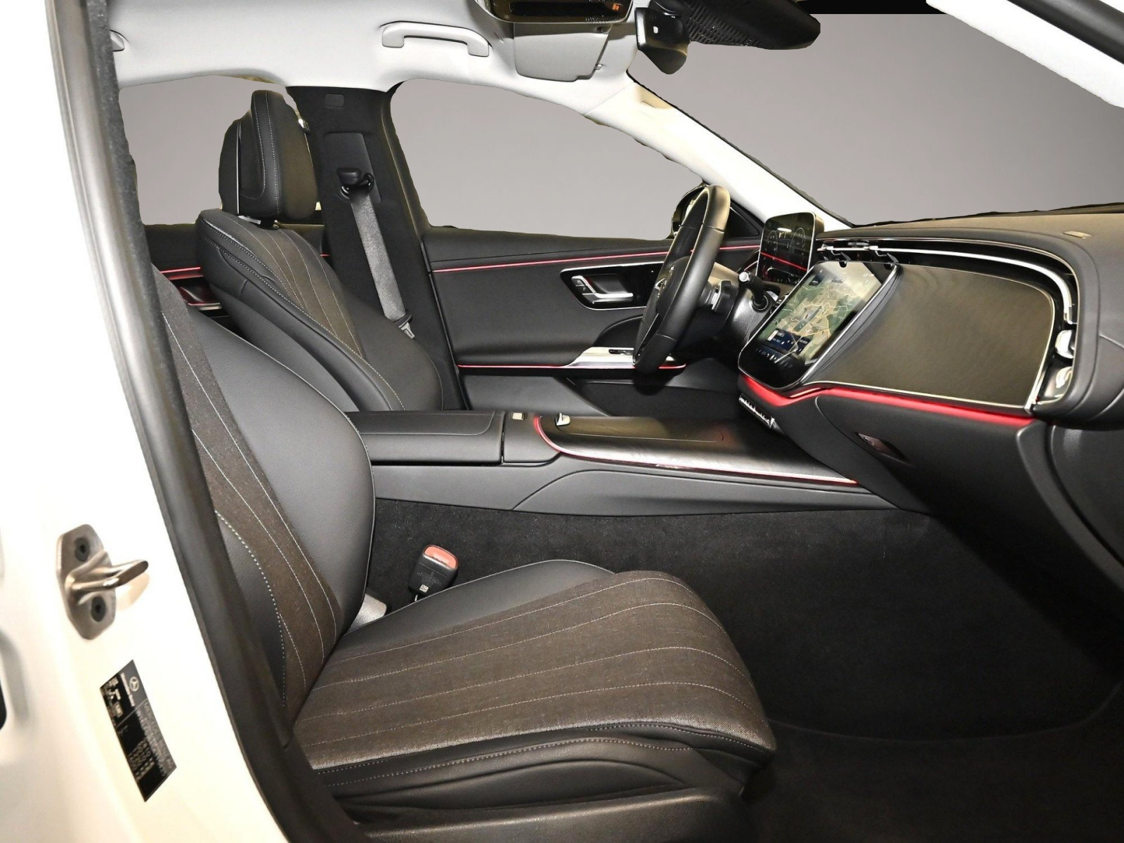 Mercedes-Benz E 300 (10/2024, Hybrid (Diesel/Elektro))