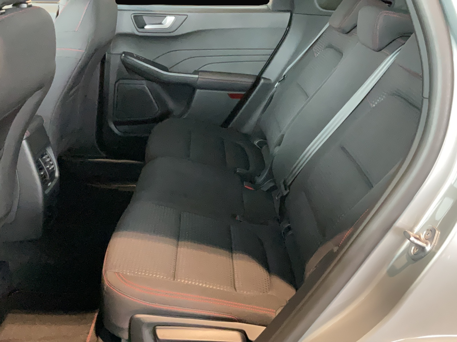 Ford Kuga (11/2023, Benzin)