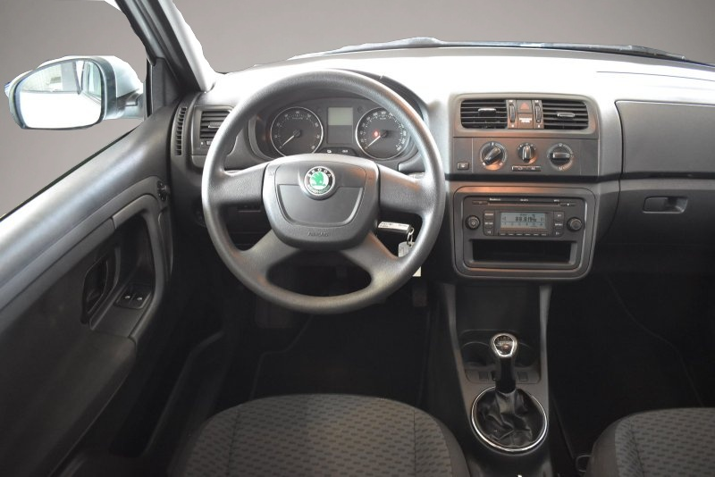 Skoda Fabia (02/2011, )