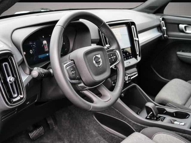 Volvo XC40 (07/2025, Benzin)