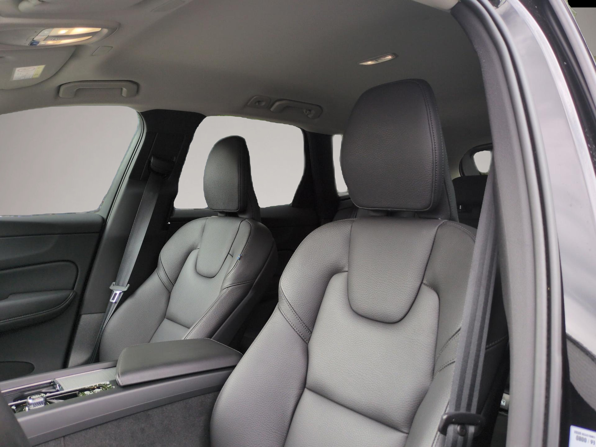 Volvo XC60 (02/2025, Benzin)