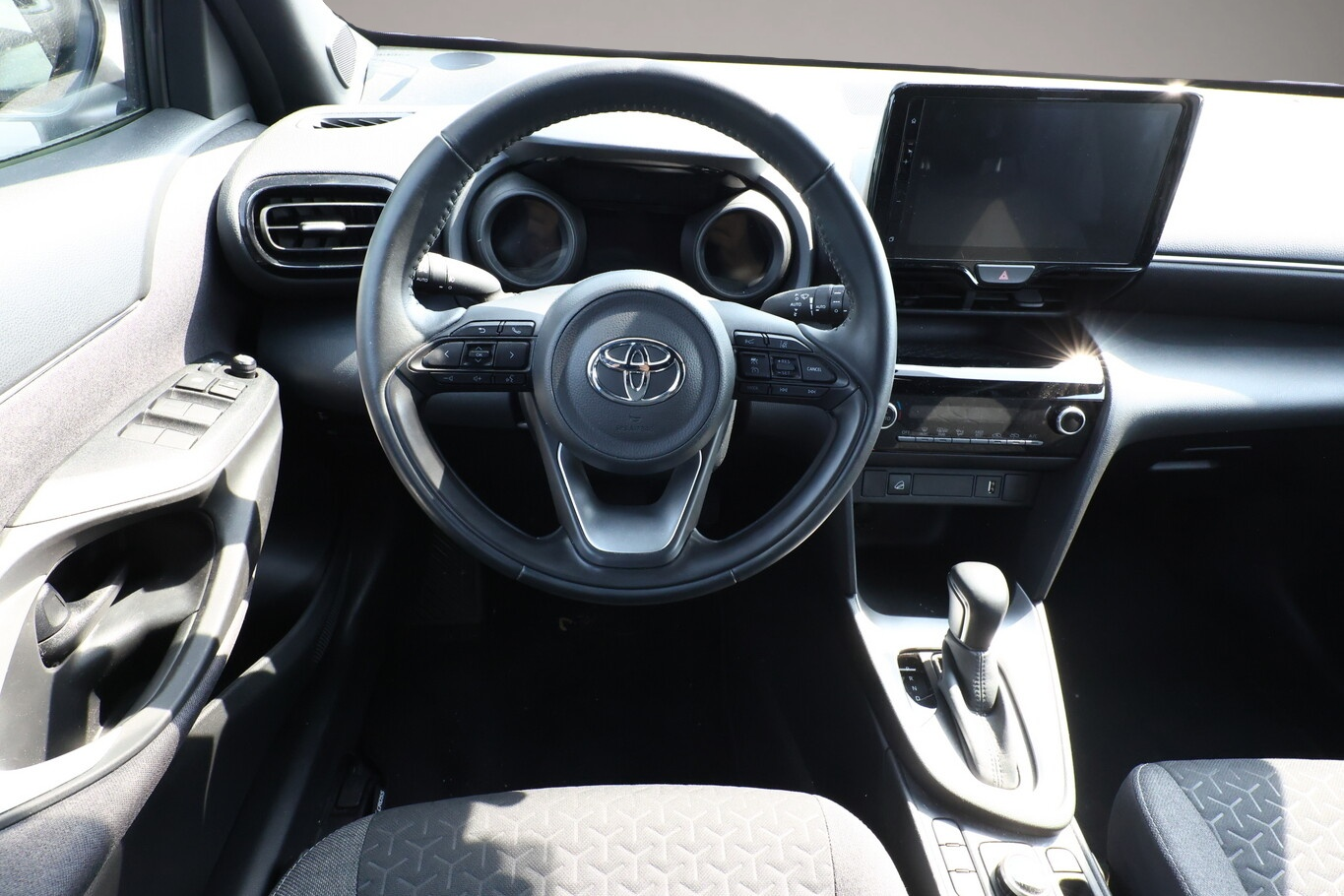 Toyota Yaris Cross (11/2022, Hybrid (Benzin/Elektro))