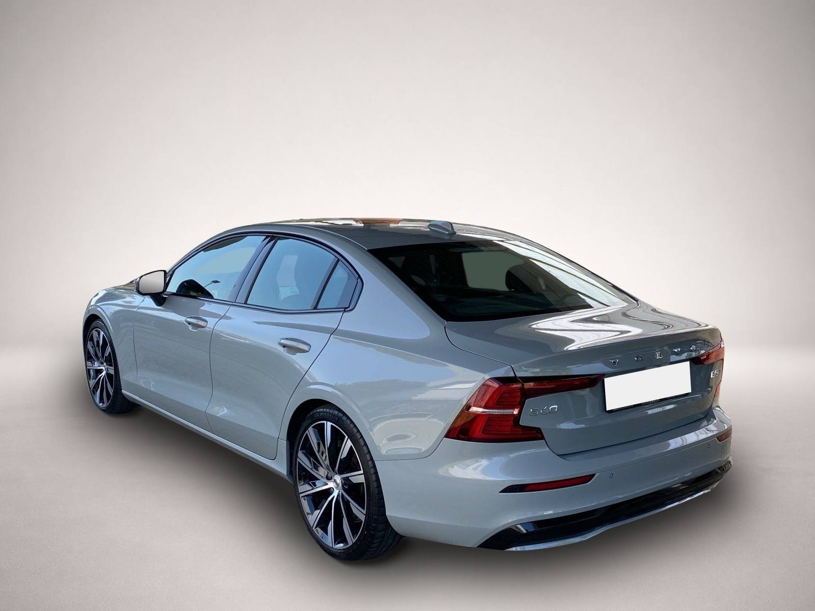 Volvo S60 (07/2024, Benzin)