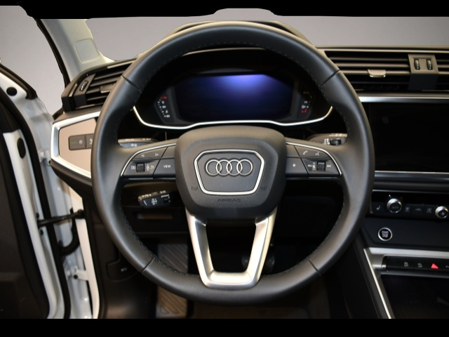 Audi Q3 (08/2025, Benzin)