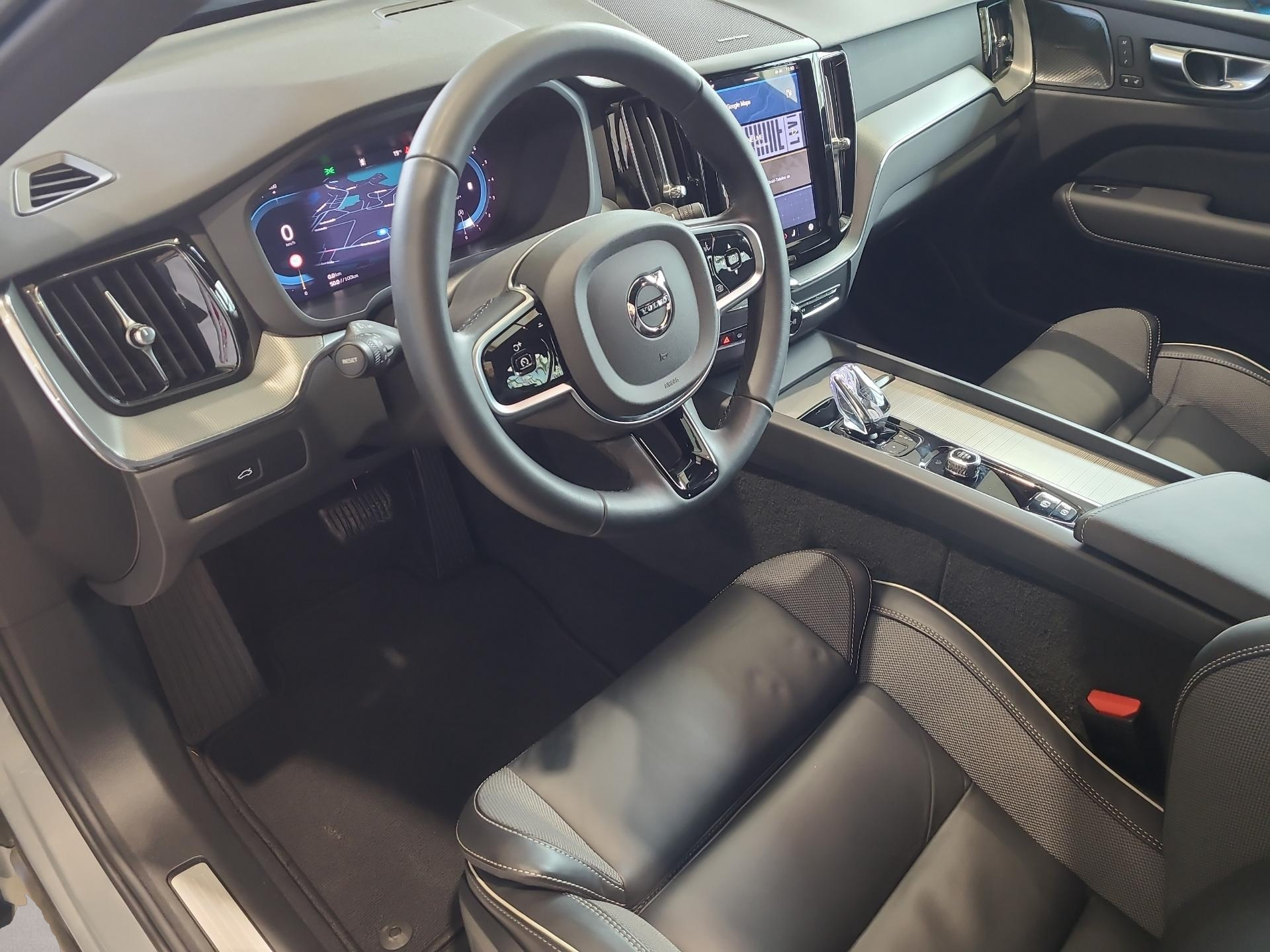 Volvo XC60 (02/2025, Benzin)