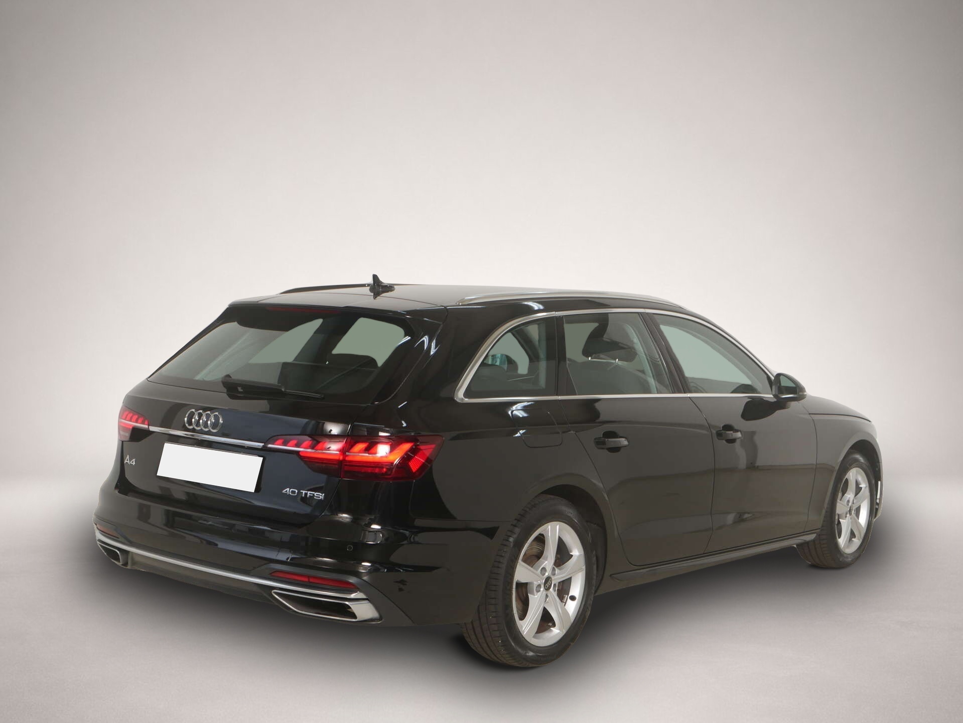 Audi A4 (07/2023, Benzin)