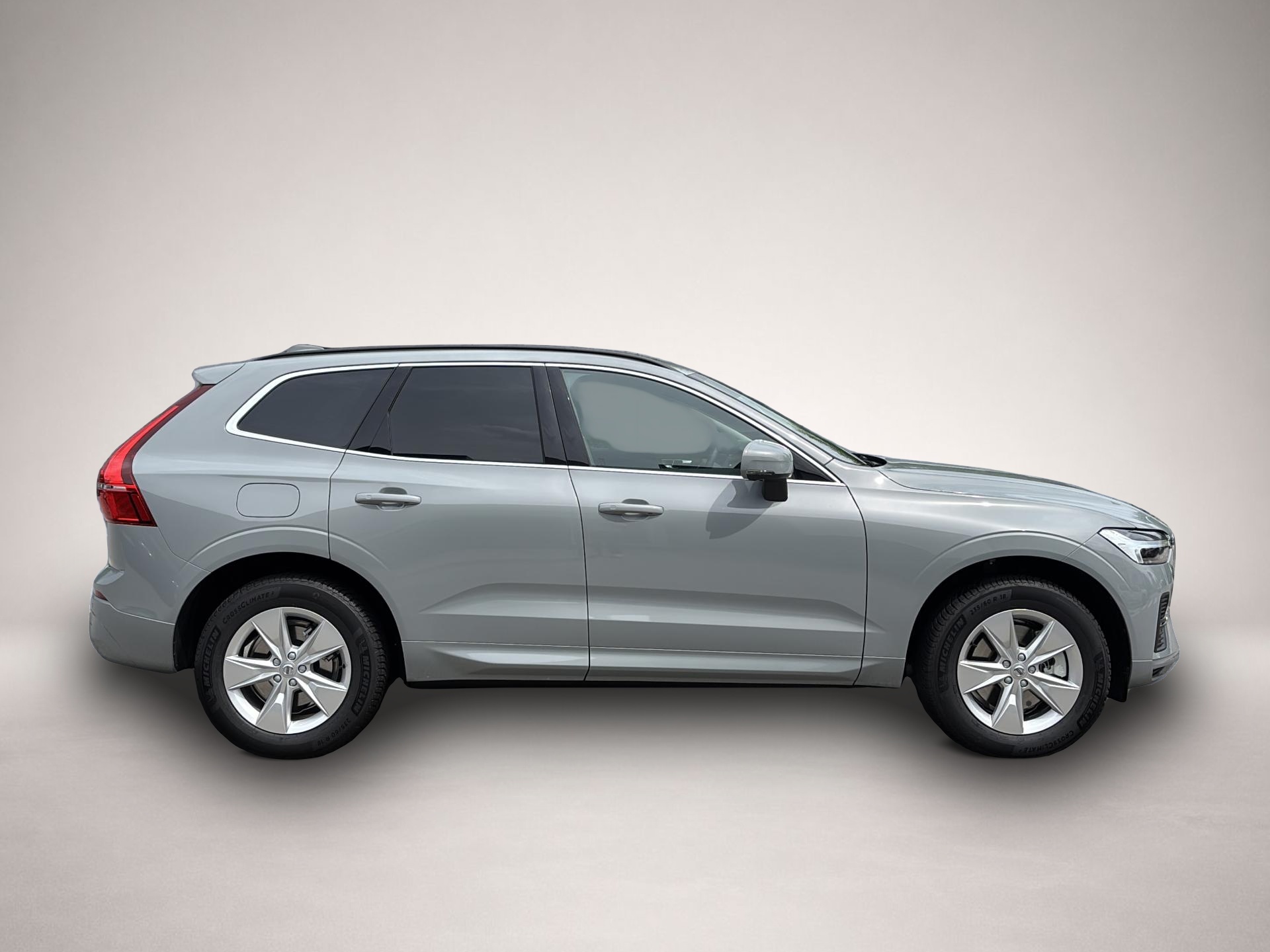Volvo XC60 (06/2025, Benzin)