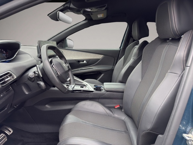 Peugeot 3008 (11/2023, Benzin)