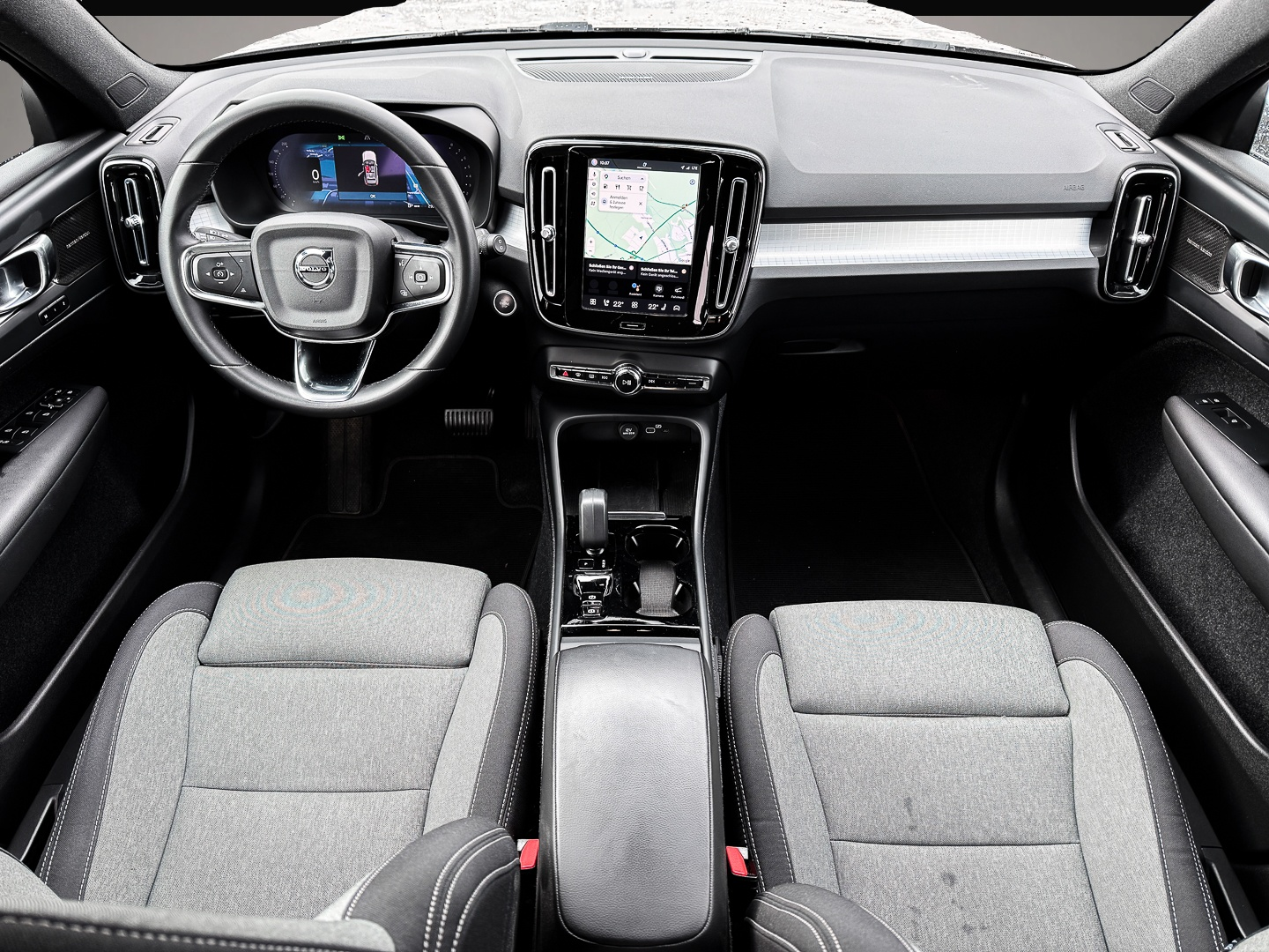 Volvo XC40 (03/2023, Benzin)