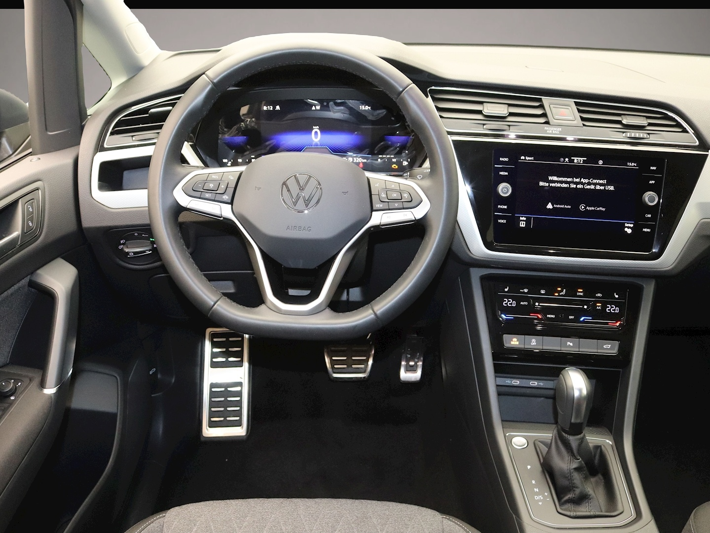 Volkswagen Touran (02/2024, Benzin)