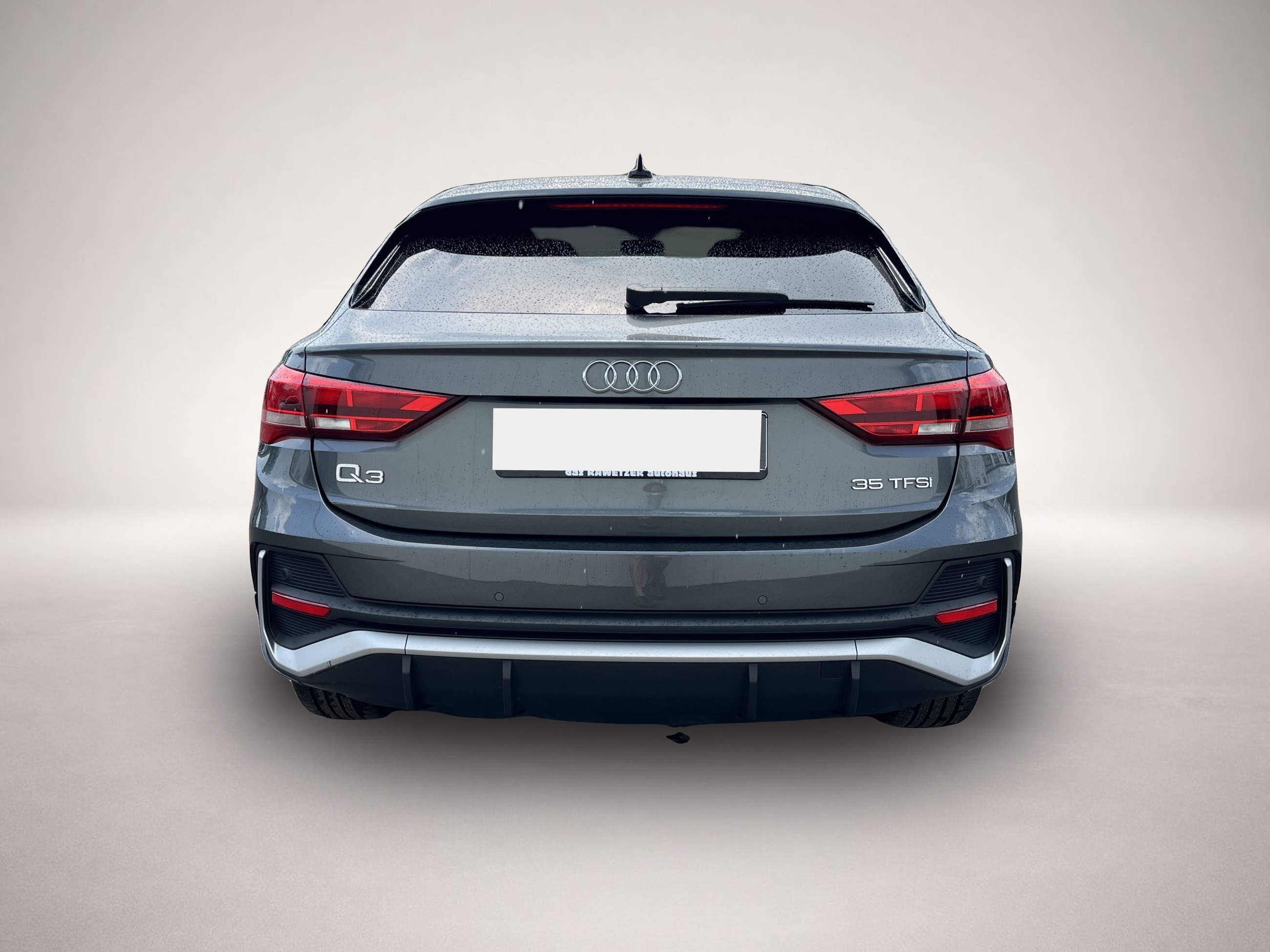 Audi Q3 (12/2022, Benzin)
