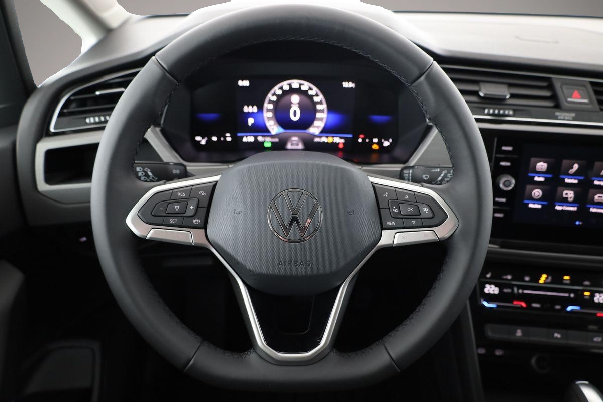 Volkswagen Touran (06/2026, Benzin)