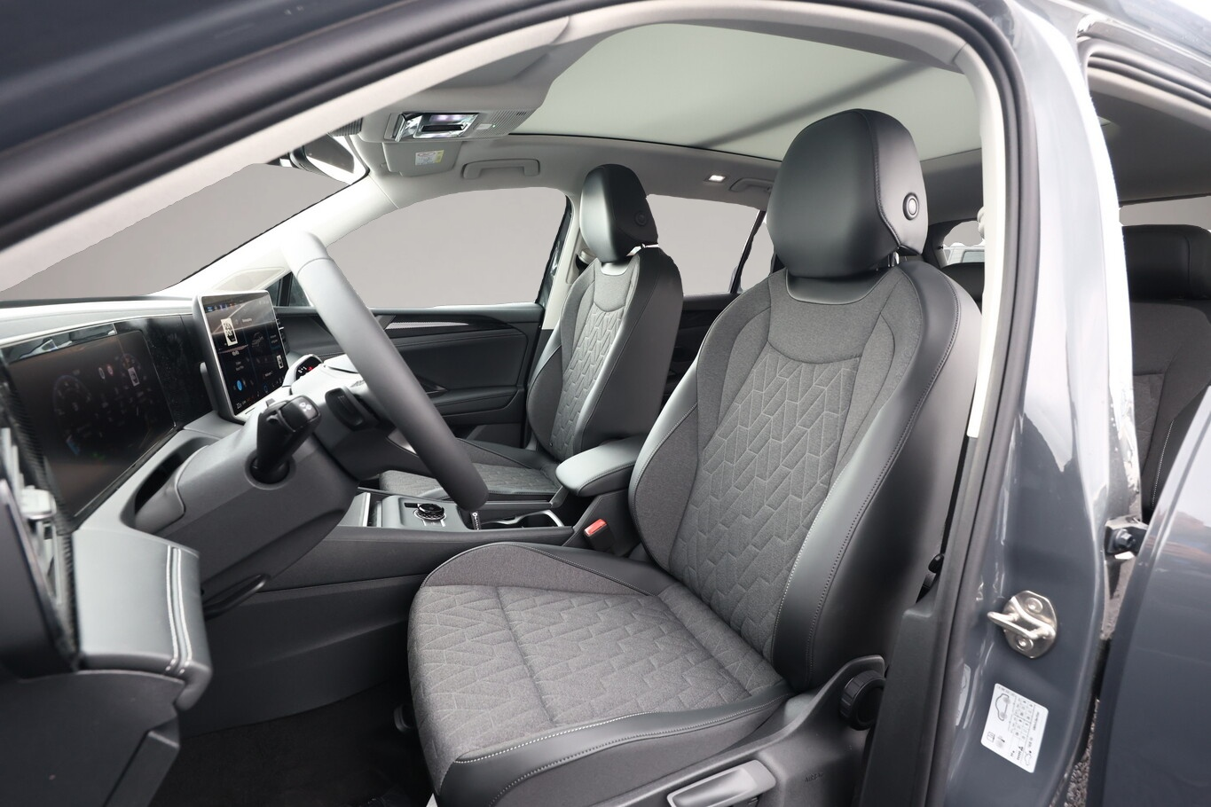 Volkswagen Tiguan (04/2026, Benzin)