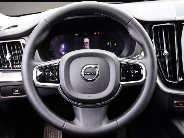 Volvo XC60 (03/2024, Benzin)
