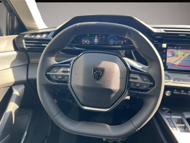 Peugeot 408 (10/2025, Benzin)