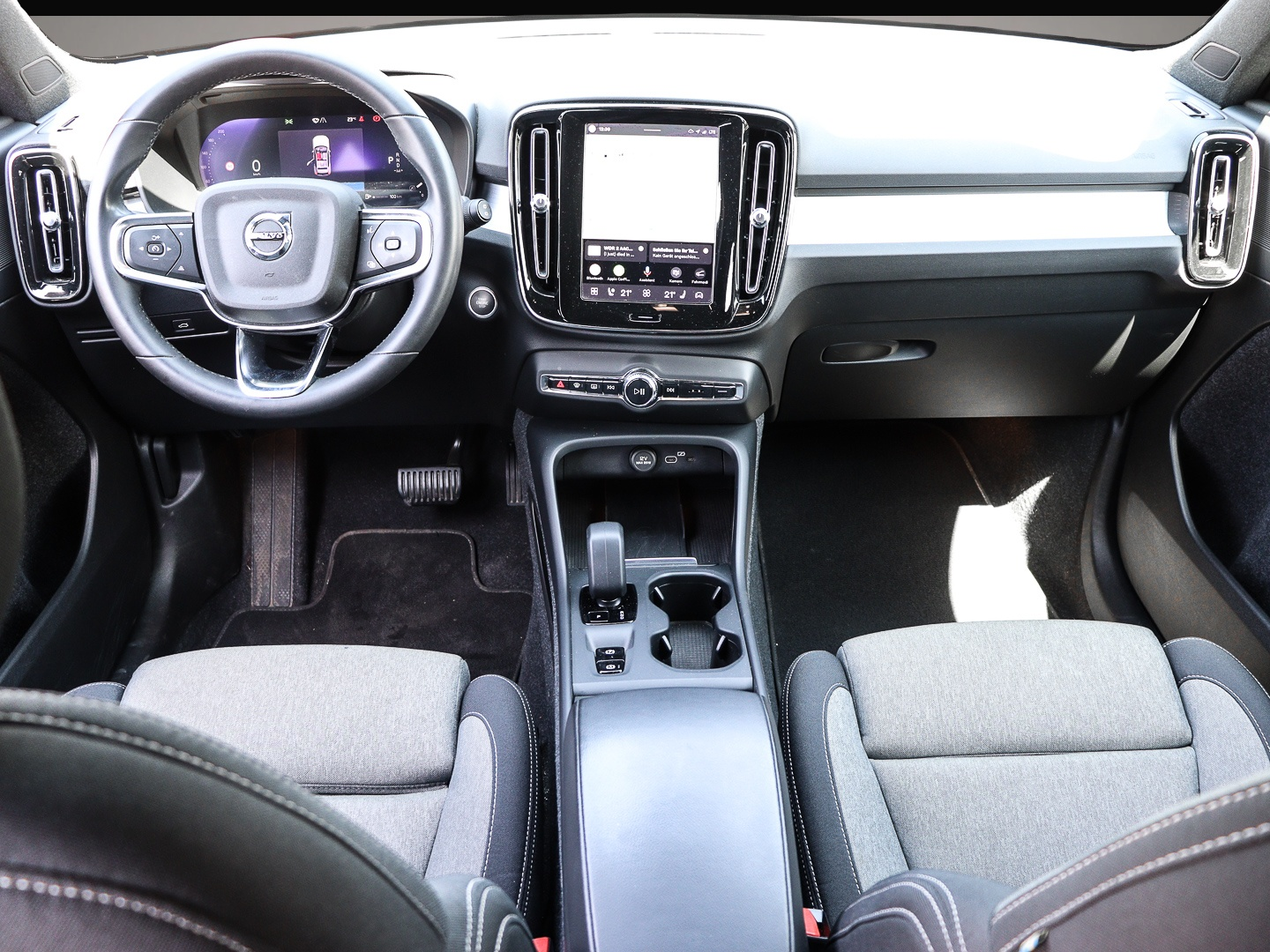 Volvo XC40 (06/2023, Benzin)