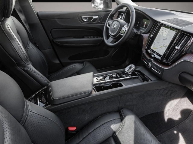 Volvo XC60 (03/2024, Benzin)