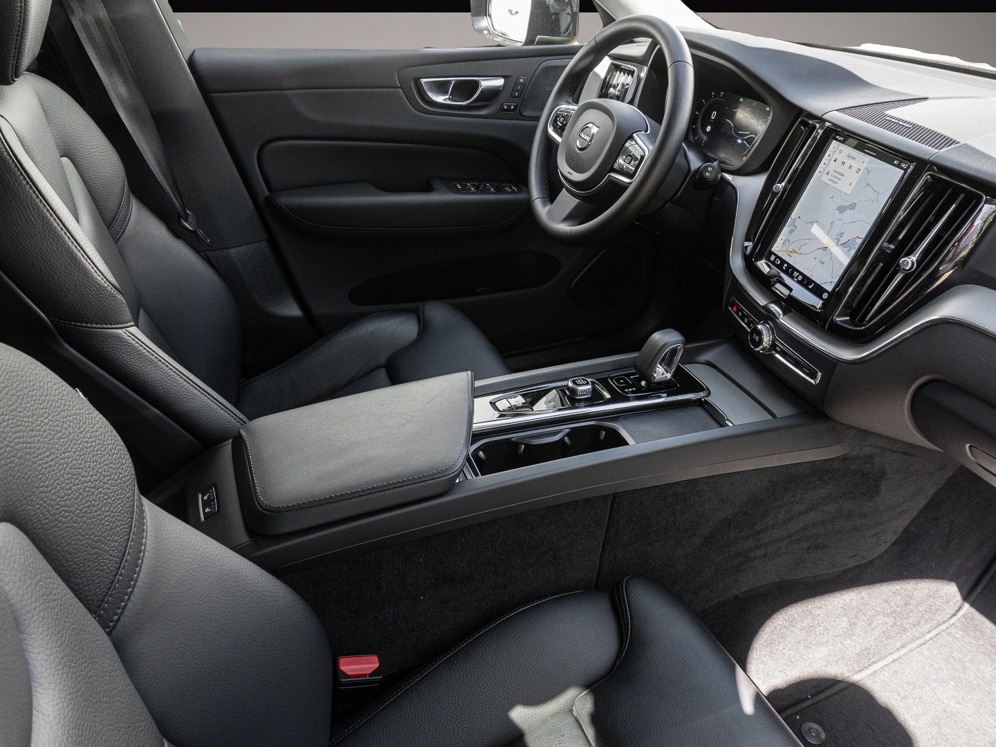 Volvo XC60 (02/2024, Benzin)