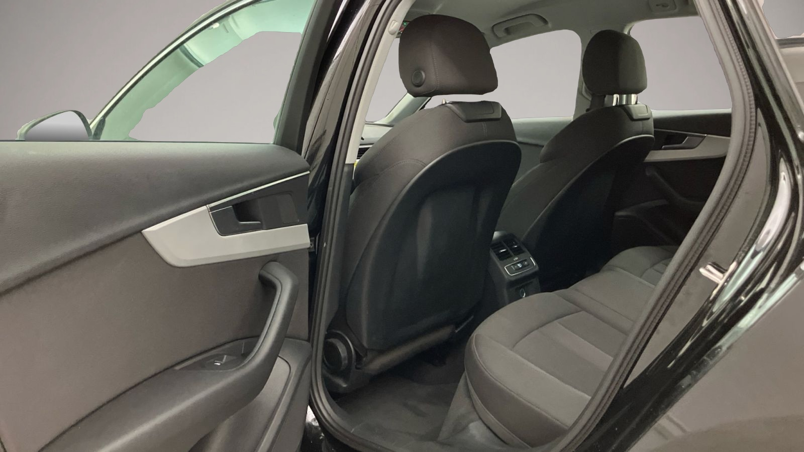 Audi A4 (06/2023, Diesel)