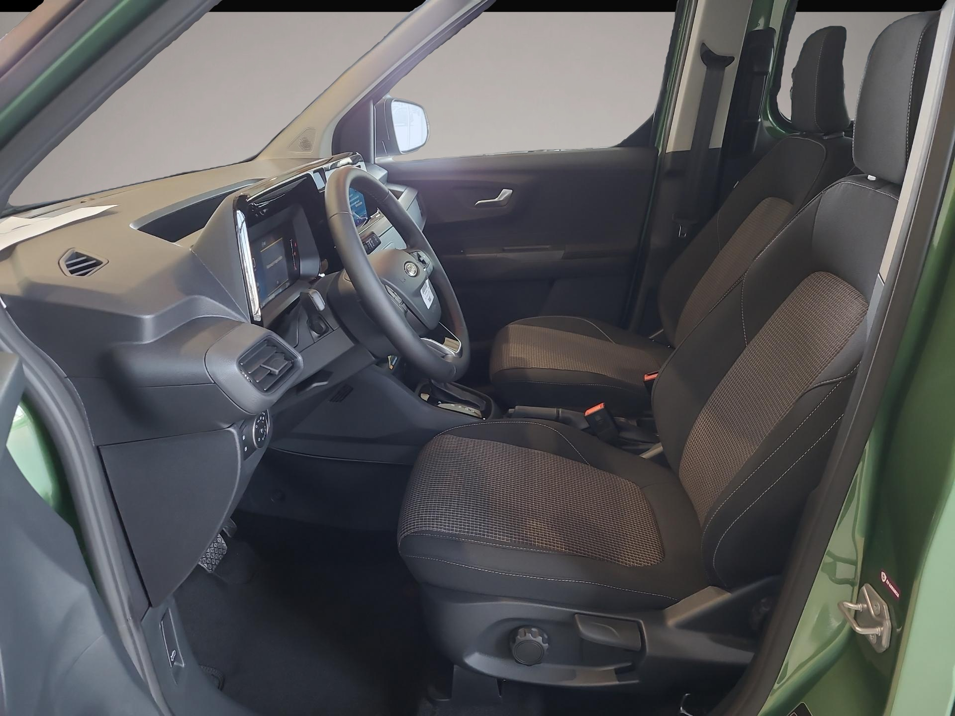 Ford Tourneo Courier (05/2026, Benzin)