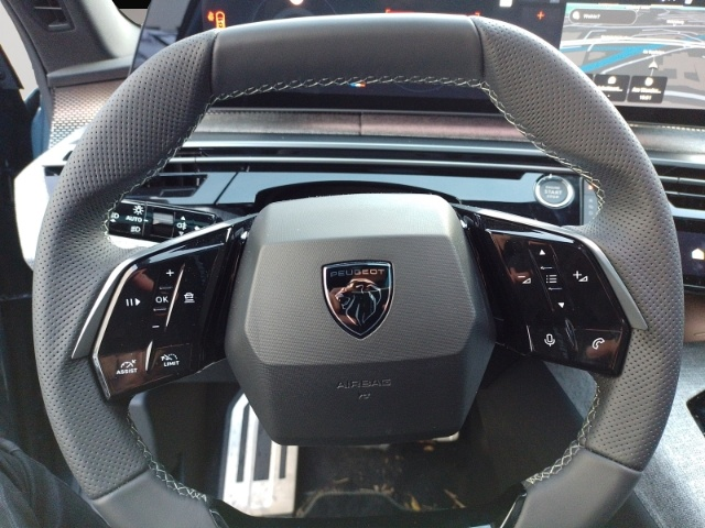 Peugeot 5008 (01/2025, ELECTRIC)