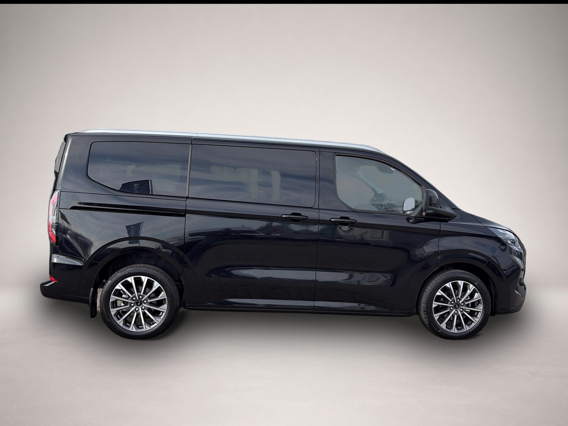 Ford Tourneo Custom (11/2025, Diesel)