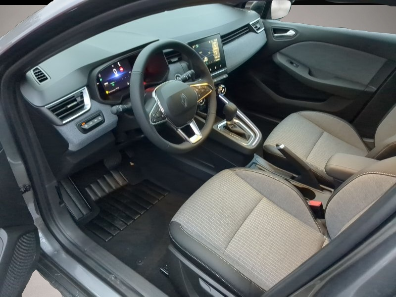 Renault Clio (12/2025, Benzin)