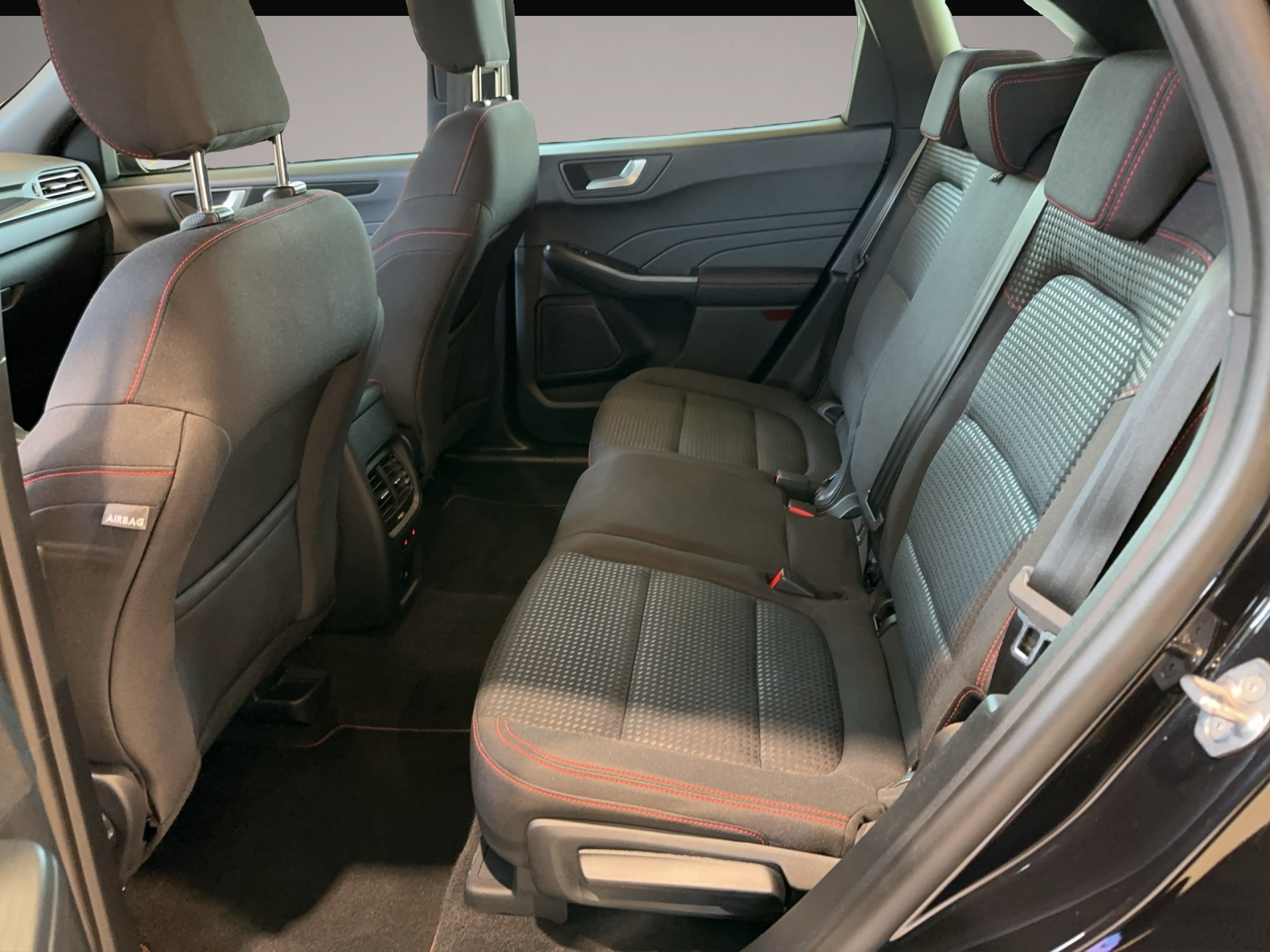 Ford Kuga (09/2023, Benzin)