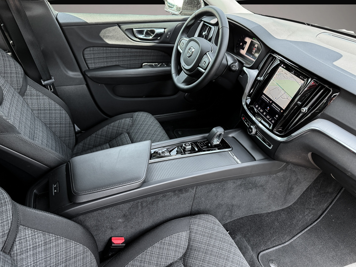 Volvo V60 (06/2024, Benzin)
