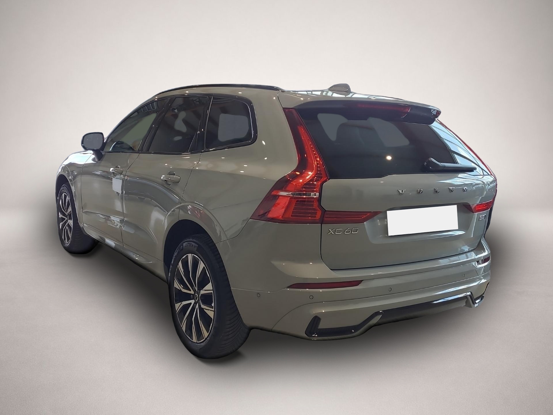 Volvo XC60 (02/2025, Benzin)