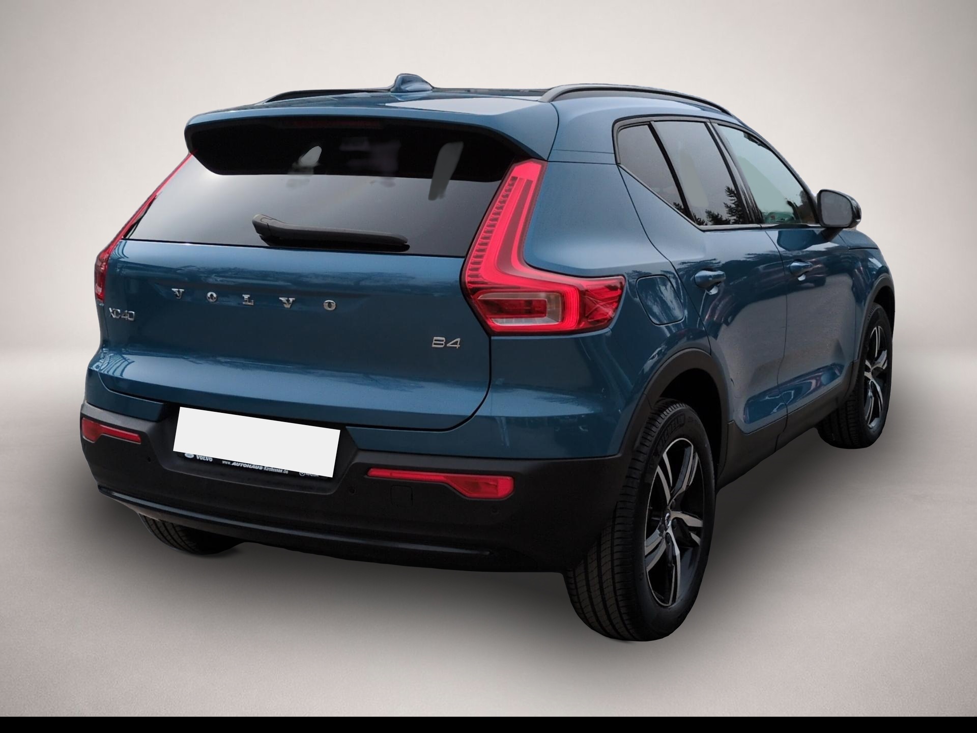 Volvo XC40 (06/2025, Benzin)