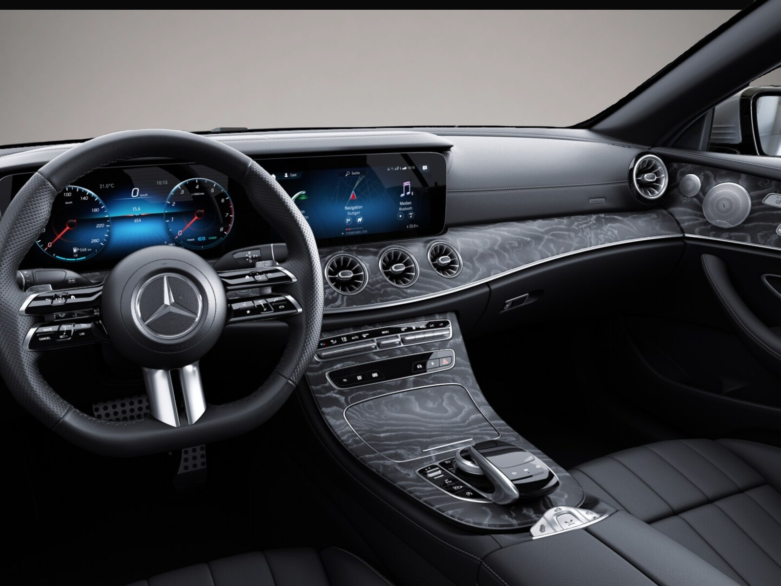 Mercedes-Benz E 300 (09/2023, Benzin)