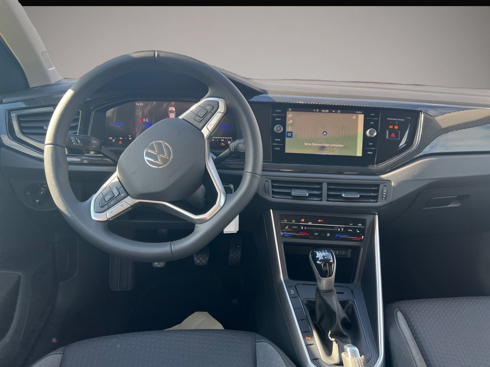 Volkswagen Polo (10/2023, Benzin)