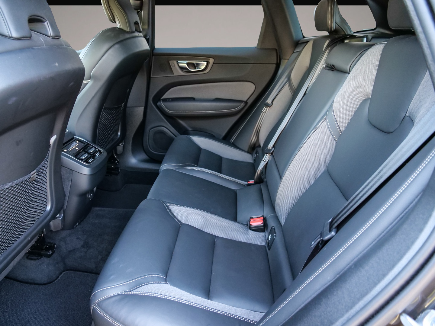 Volvo XC60 (05/2025, Benzin)