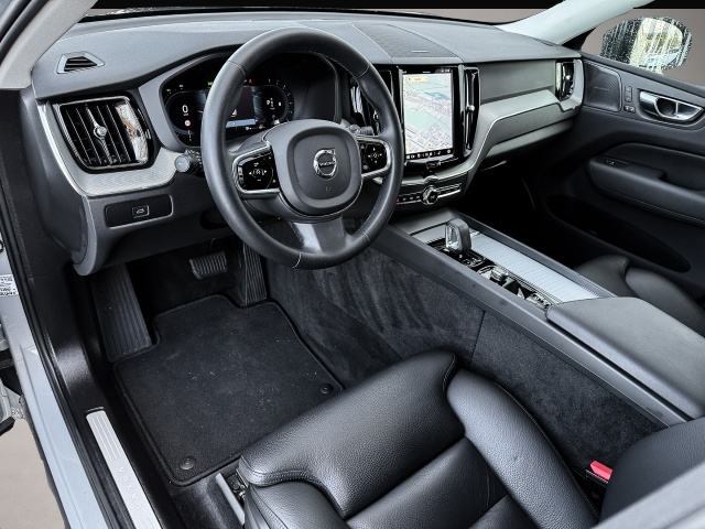 Volvo XC60 (12/2023, Benzin)