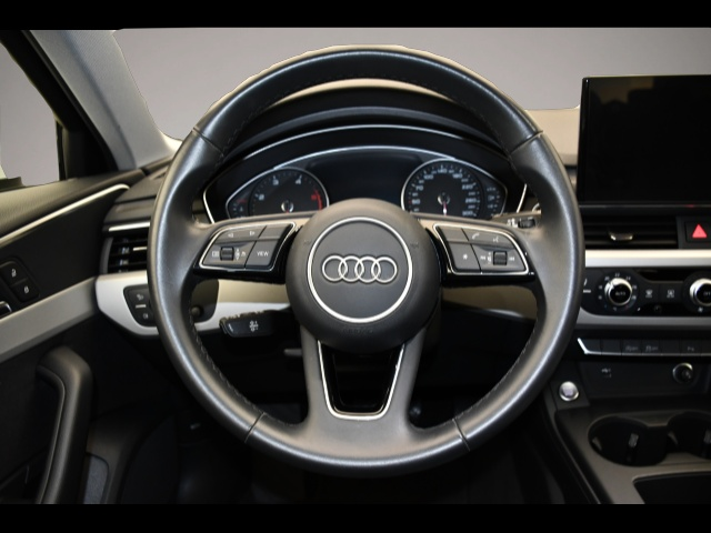 Audi A4 (12/2022, )
