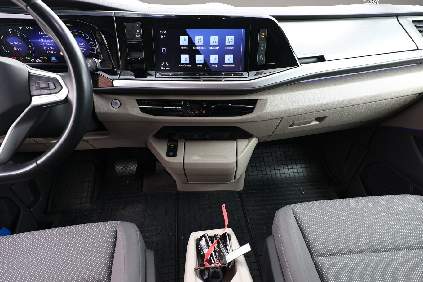 Volkswagen T3 Multivan (08/2022, Hybrid (Benzin/Elektro))