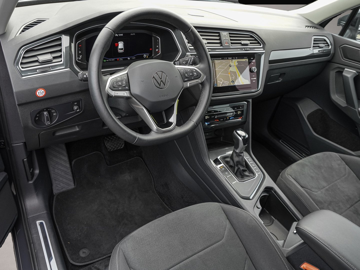 Volkswagen Tiguan (04/2023, )