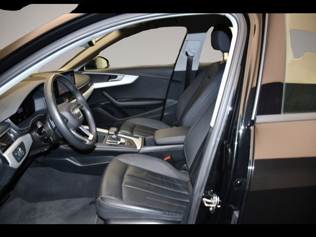 Audi A4 (03/2023, Diesel)