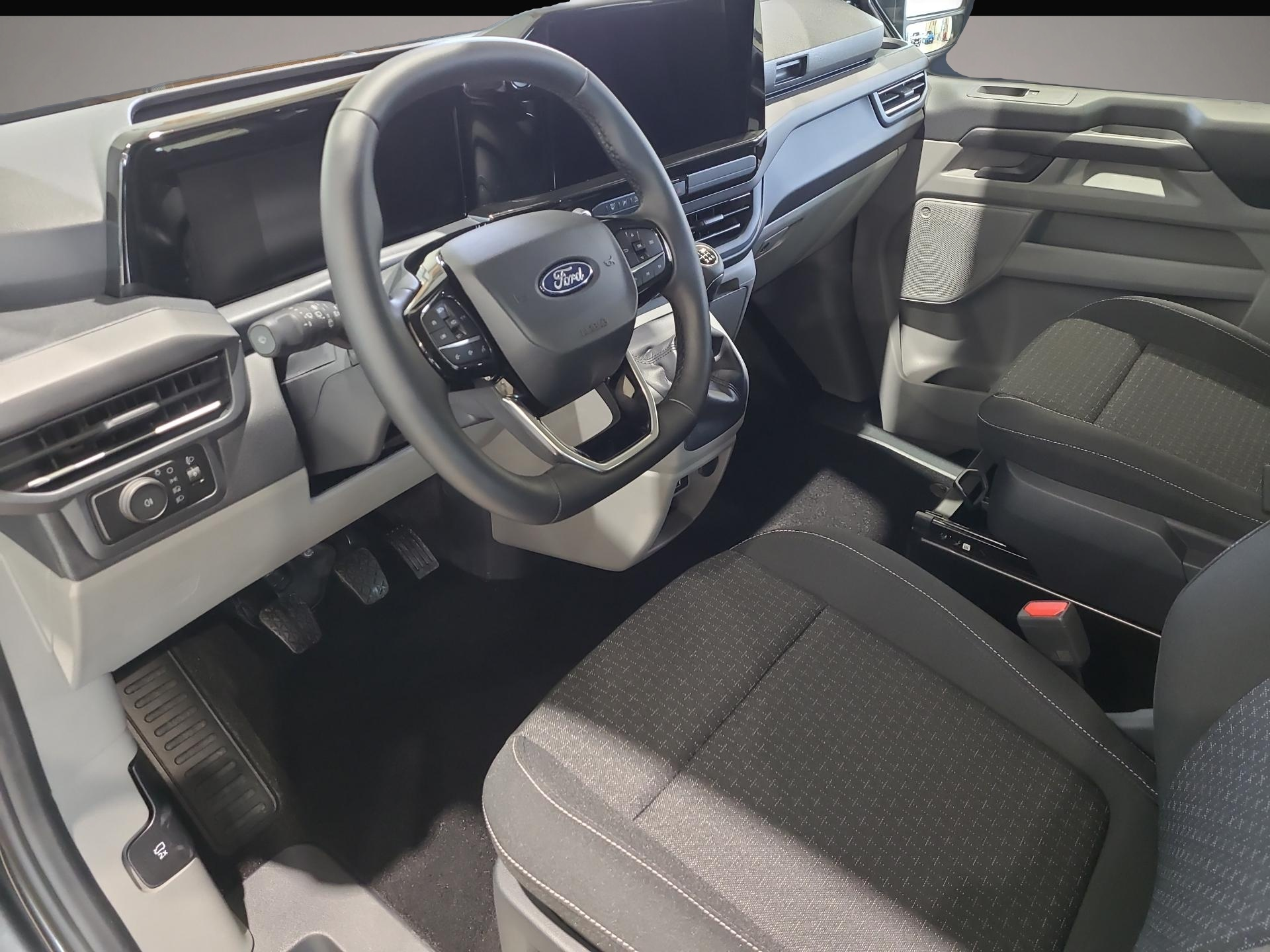 Ford Tourneo Custom (03/2025, Diesel)