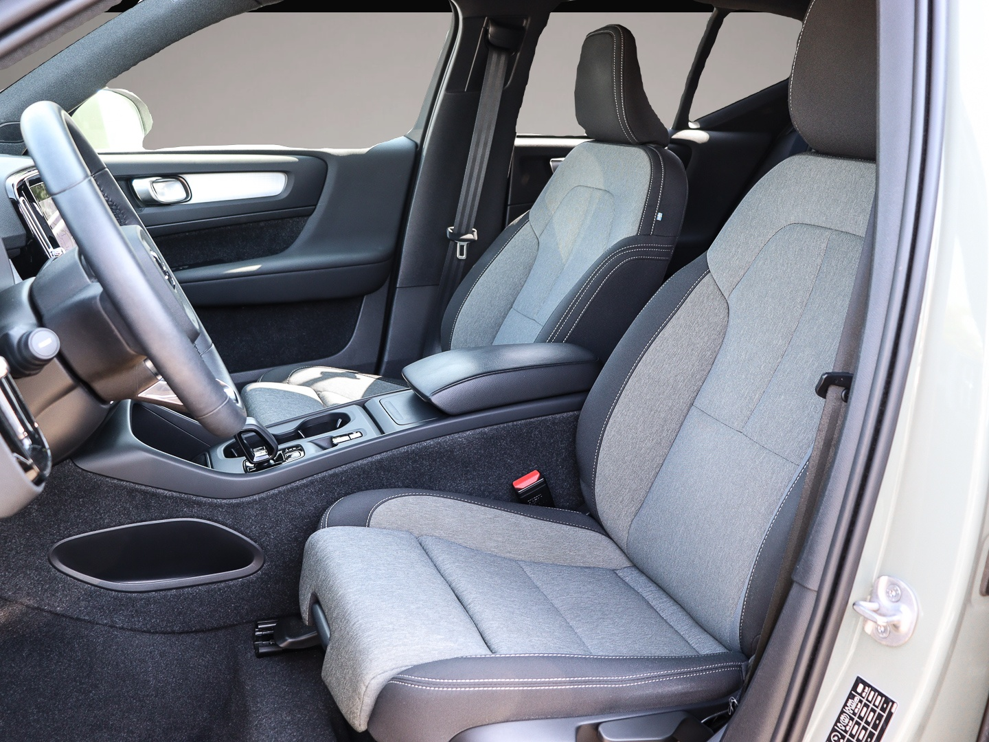 Volvo XC40 (09/2023, Benzin)