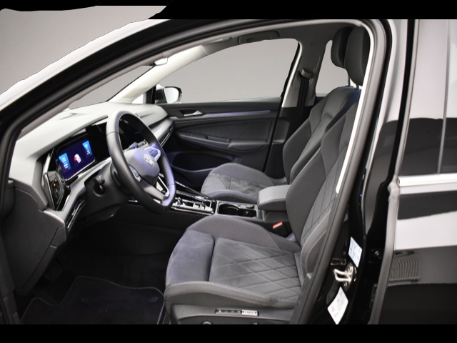 Volkswagen Golf (04/2024, Benzin)