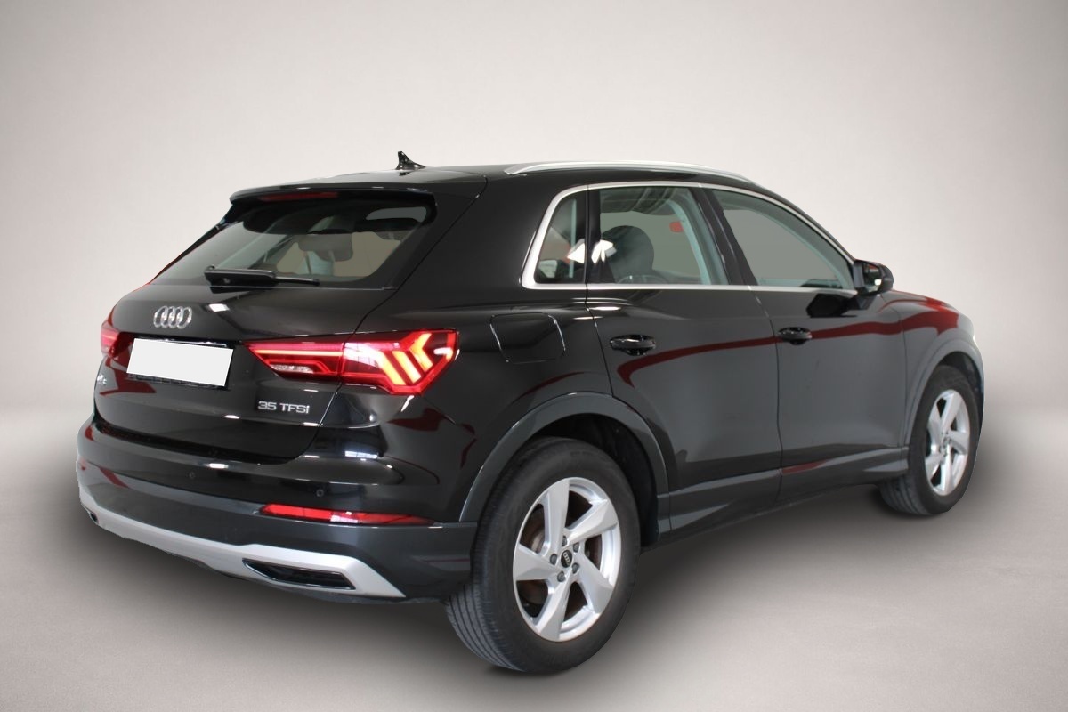 Audi Q3 (04/2022, Benzin)