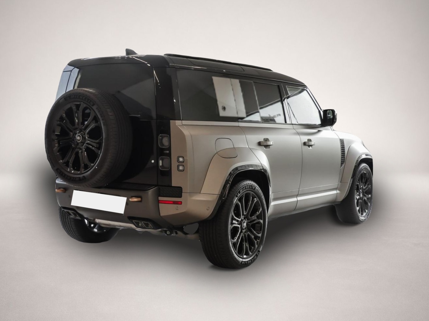 Land-Rover Defender (02/2026, Benzin)