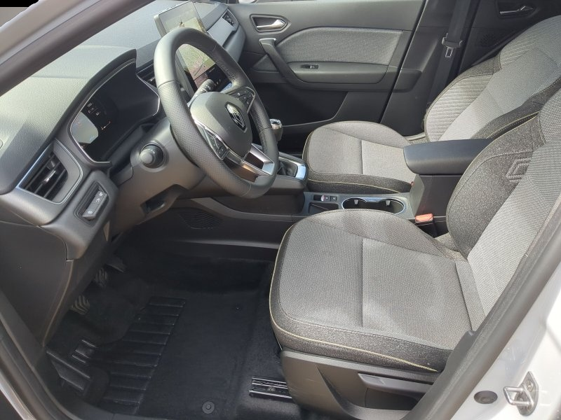 Renault Captur (06/2025, Benzin)