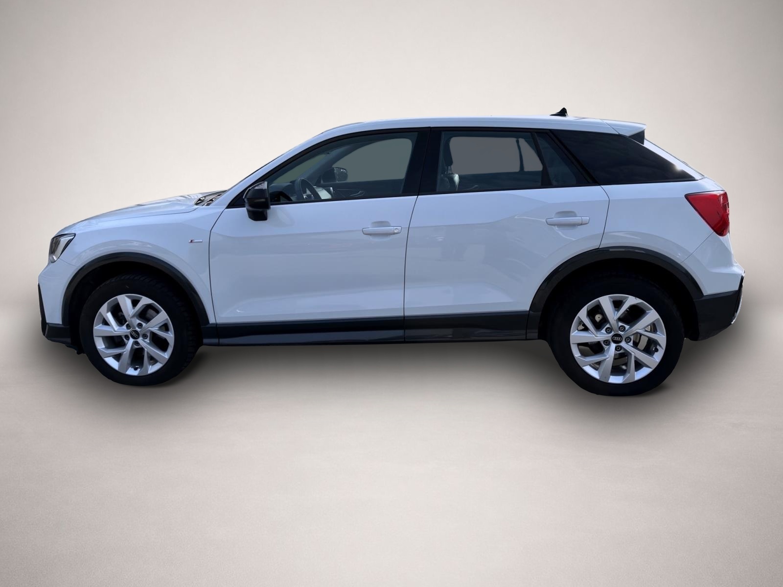 Audi Q2 (12/2023, Benzin)