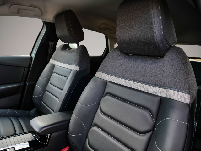 Citroen C4 (11/2023, Benzin)